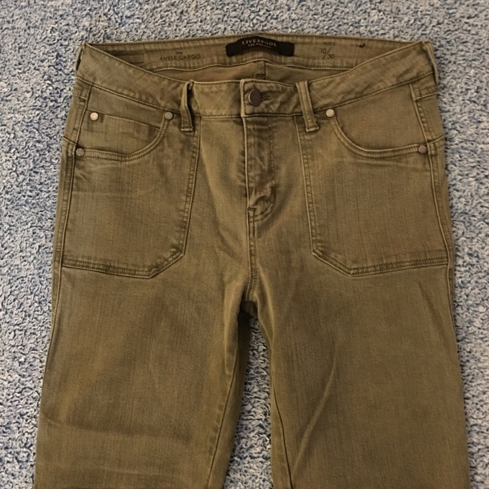 Cargo style skinny khaki-cotton blend with stretch, EUC.